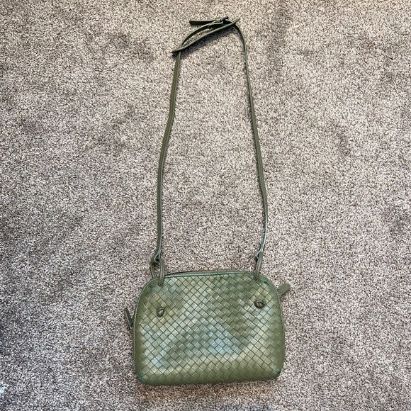 Woven leather crossbody handbag - Picture 1 of 6